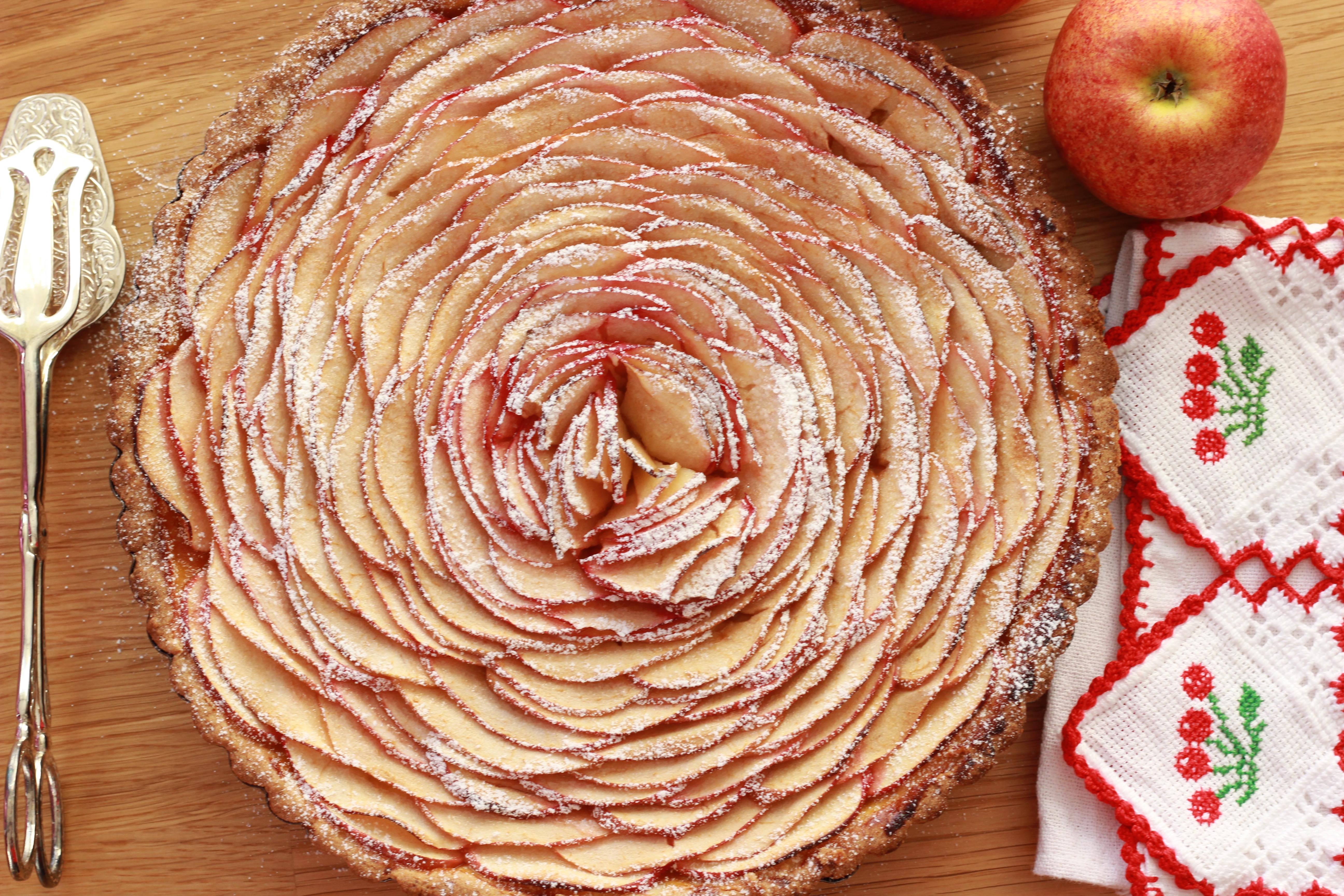 Prhki kolač sa jabukama