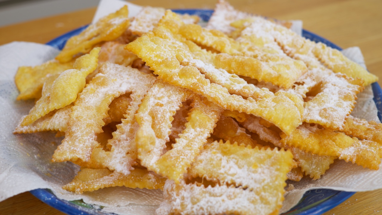 Recept za kroštule ili kjakere (chiacchiere)