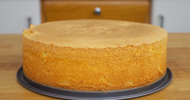 Kako da dobijete potpuno ravan biskvit za torte – Italijanski recept za biskvit