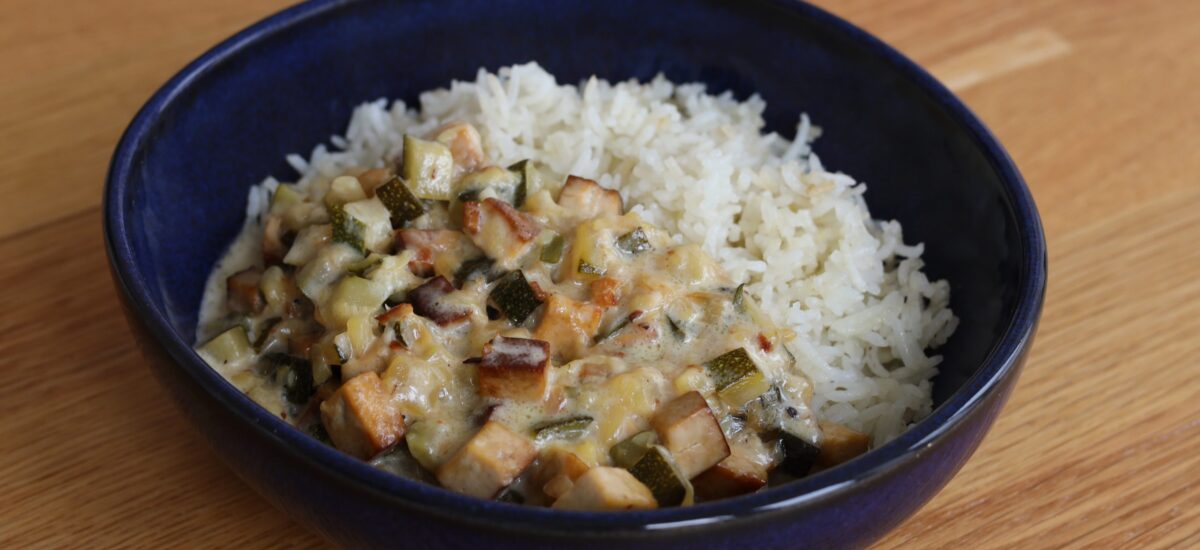 Umak sa tikvicama i dimljenim tofuom