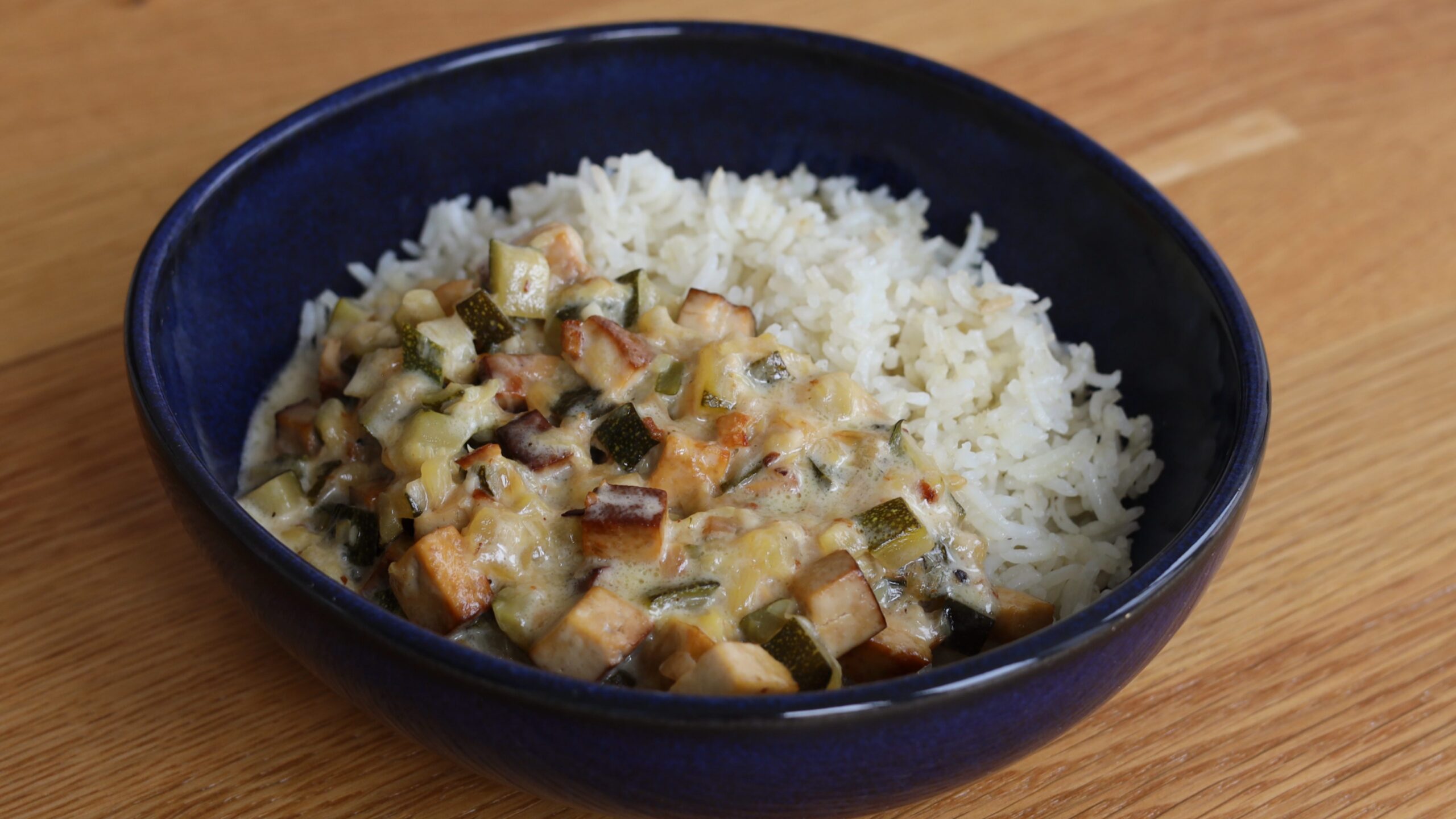 Umak sa tikvicama i dimljenim tofuom